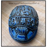 Blauwe stenen scarabee