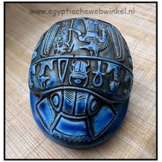 Blauwe stenen scarabee